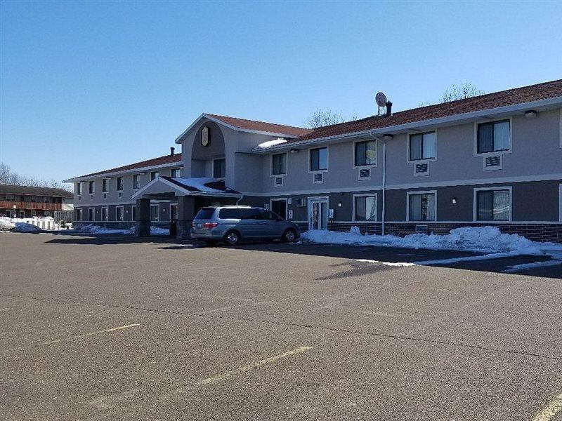 Super 8 By Wyndham Eau Claire Wi Hotell Exteriör bild