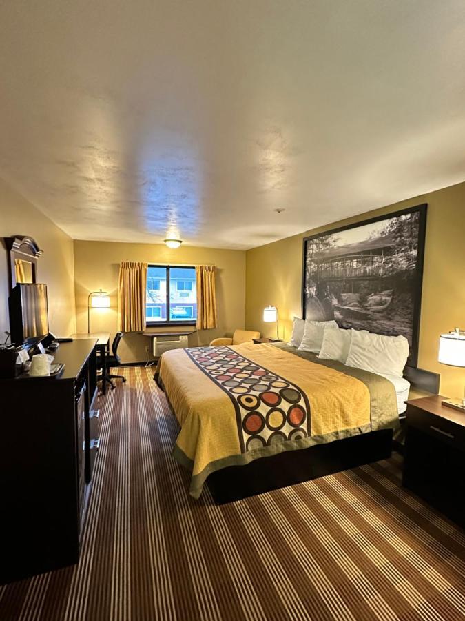 Super 8 By Wyndham Eau Claire Wi Hotell Exteriör bild