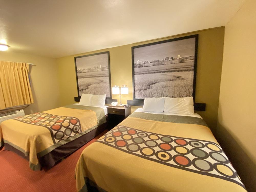 Super 8 By Wyndham Eau Claire Wi Hotell Exteriör bild